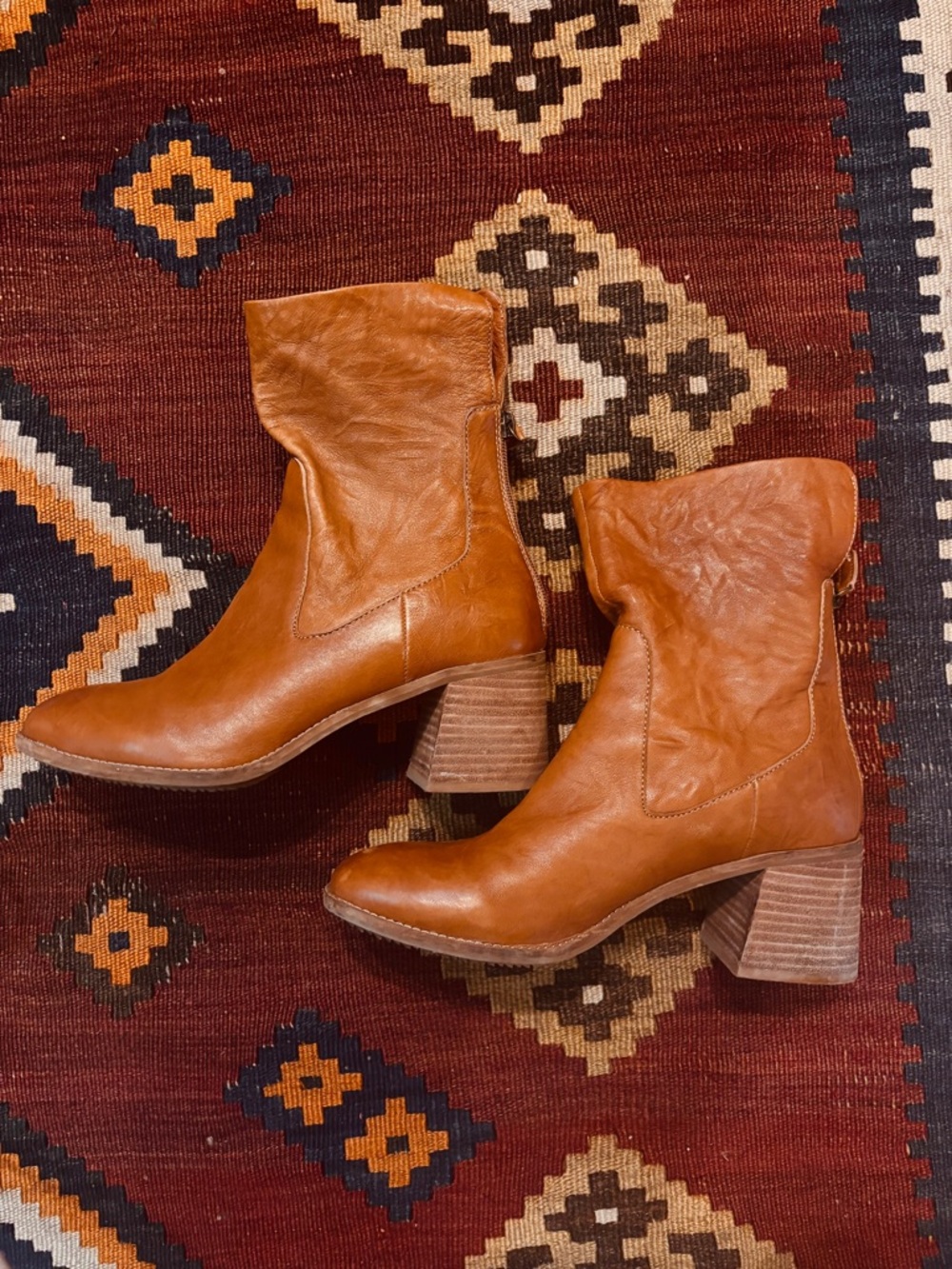 Kelsi Dagger Island Fox Booties